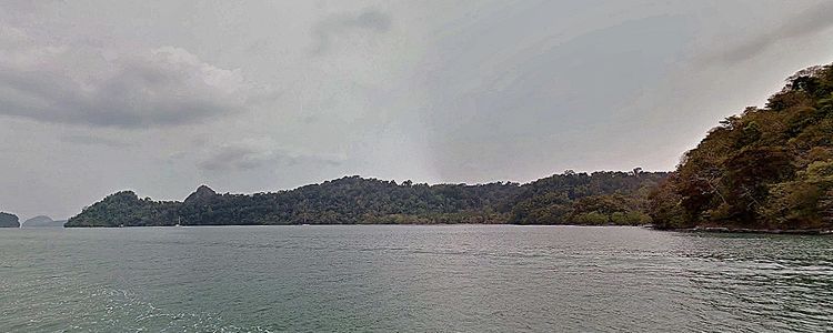 The yacht anchorage in the north-eastern bay of Singa Besar Island