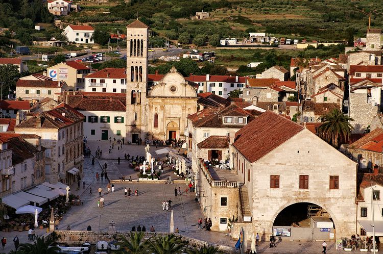 Central Square of Old Town and the Arsenal