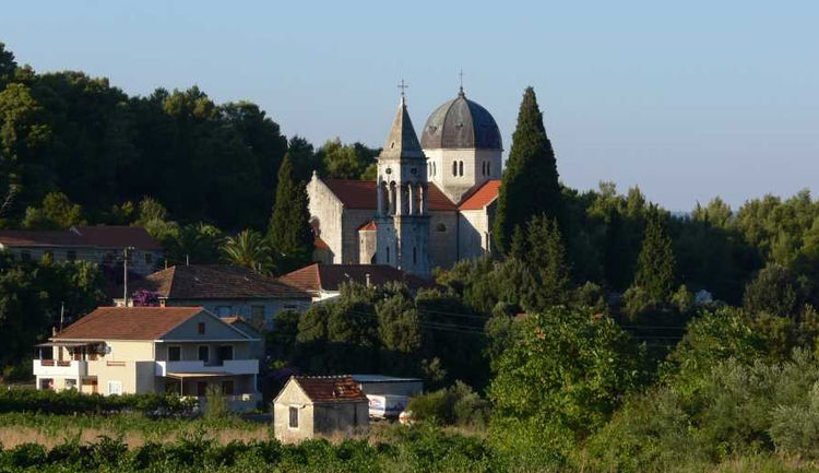 Churches in and around Stari Grad