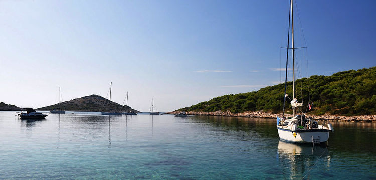 Yachts in Stupica Vela Bay