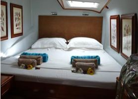 Port aft guest suite