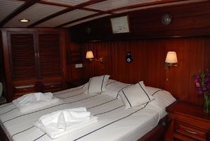 Queen Guest Cabin