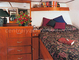 En-Suite Queen berth.