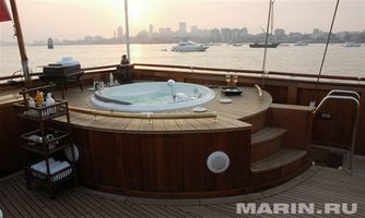 jacuzzi on aft deck