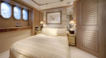 Port aft guest cabin