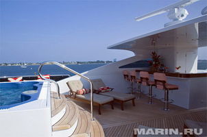 Jacuzzi on sun deck