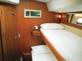 Twin forward cabin - sistership