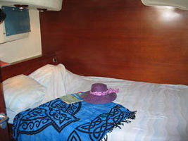 Aft guest suite