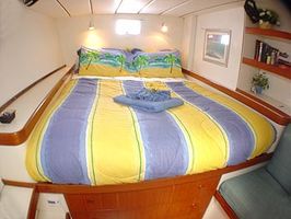 En-Suite Guest Queen Cabin