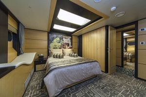 double bed cabin