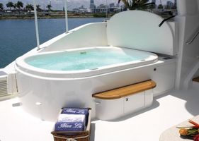 Flybridge Jacuzzi