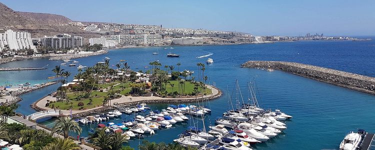 Yacht mooring in Anfi del Mar