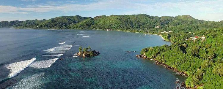 Yacht anchorages in Royale Bay