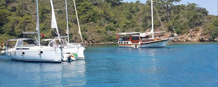 Yachts anchorage in Tezla Bay