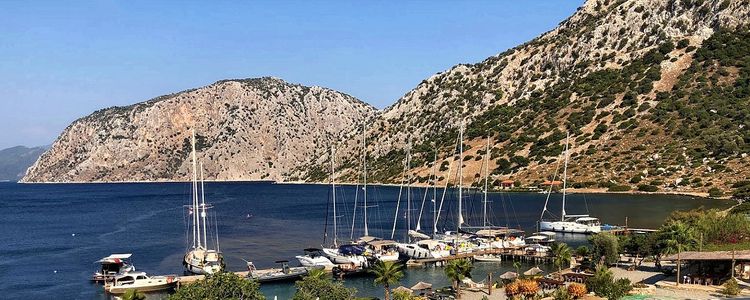 Yacht moorings in Kuzbuku Bay