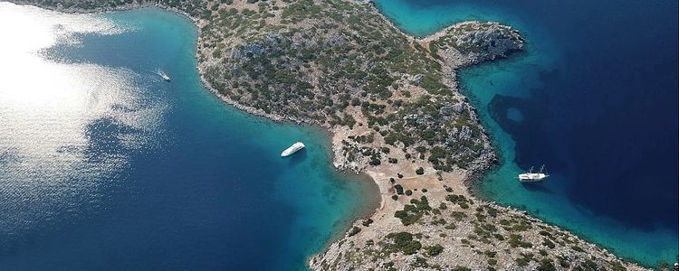 Yacht anchorages near Zeytin Island