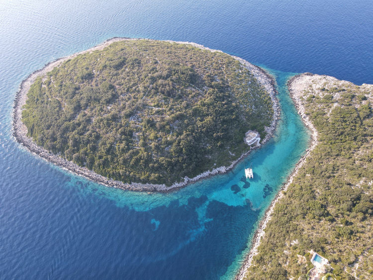 Yacht anchorages in the Kaltsonisi Channel