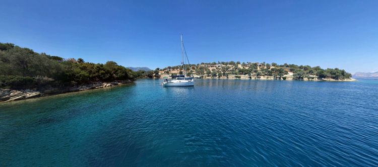 Yacht anchorages in Kapela Bay