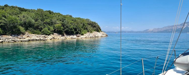 Yacht anchorages in Keromoussi Bay