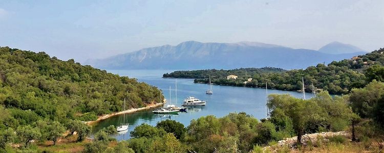 Yacht anchorages in Ambelakia Bay