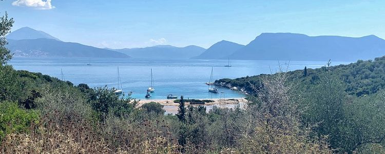 Yacht anchorages in Limni Barbarezou Bay