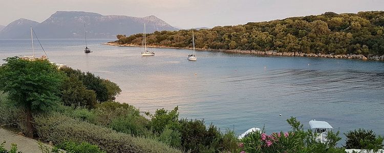 Yacht anchorages in Rementinou Bay