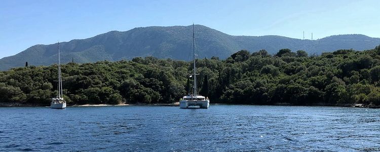 Yacht anchorage off Thilia Island