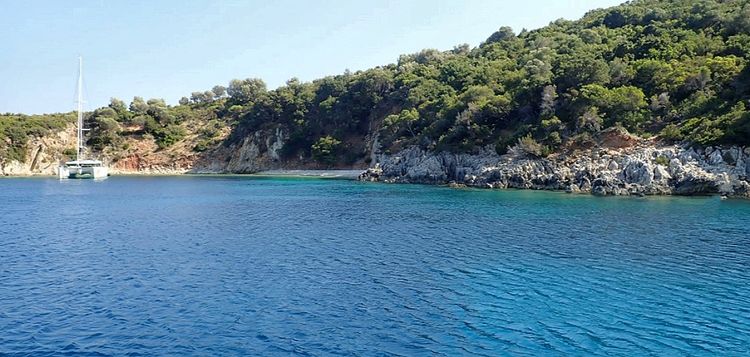 Yacht anchorages in Three Beaches Bay