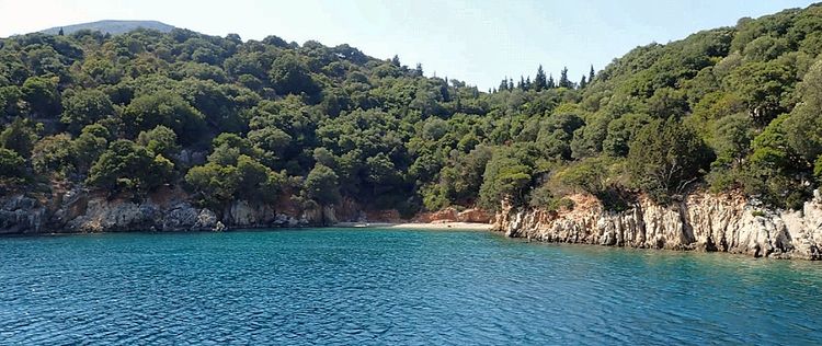 Yacht anchorages in Three Beaches Bay