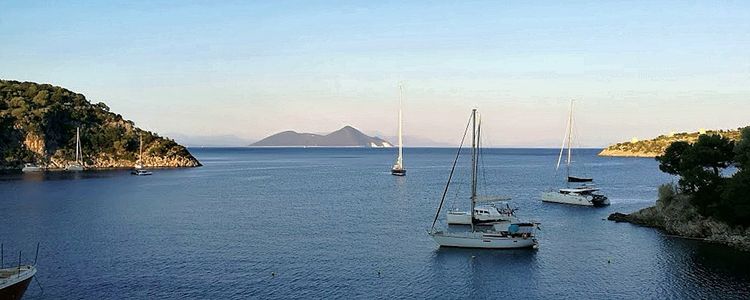 Yacht anchorages in Kantina Bay