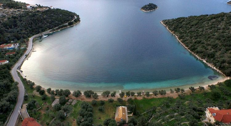 Yacht anchorages in Dnexia bay