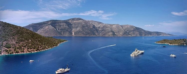 Yacht anchorages in Skhoinos Bay