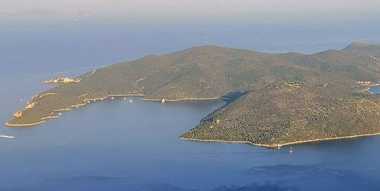 Yacht anchorages in Skhoinos Bay