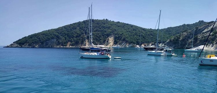 Yacht anchorages in Skhoinos Bay