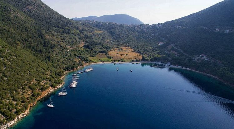 Yacht anchorages in Polis Bay