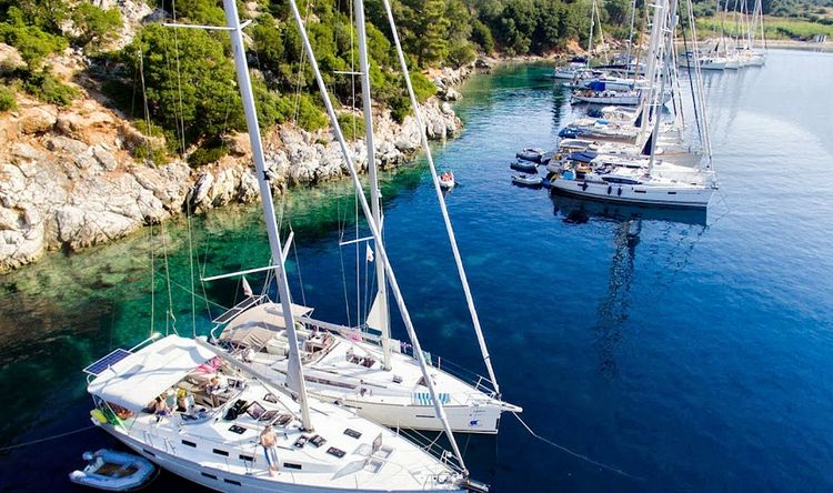 Yacht anchorages in Polis Bay