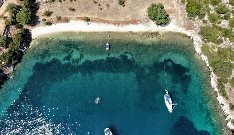 Yacht anchorages in Kalo Limani Bay