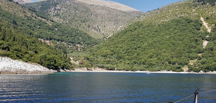 Yacht anchorages in Giagana Bay