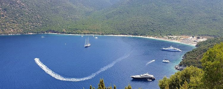 Yacht anchorages in Antisamos Bay