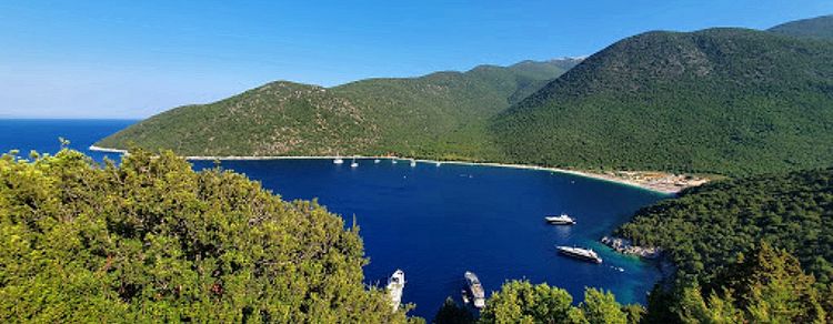 Yacht anchorages in Antisamos Bay