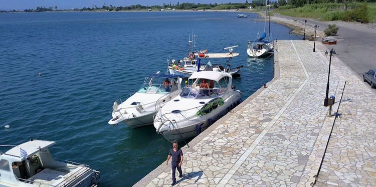 Yacht moorings in Kryoneri