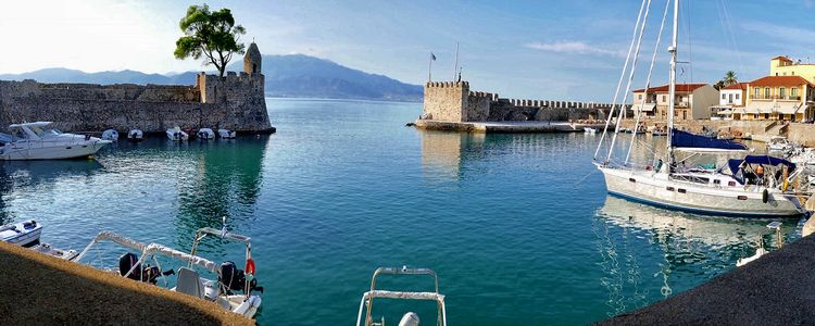 Yacht moorings in Nafpaktos