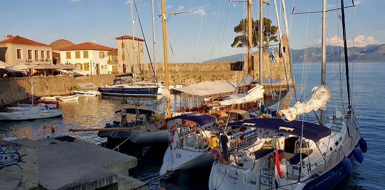 Yacht moorings in Nafpaktos