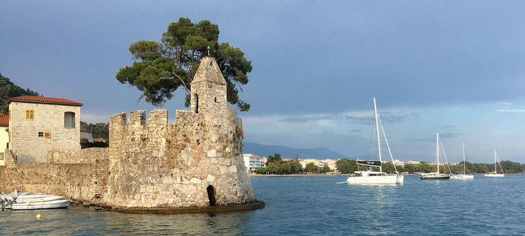 Yachts anchored off Nafpaktos