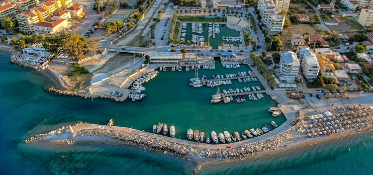 Yacht moorings in the port of Xylokastrou