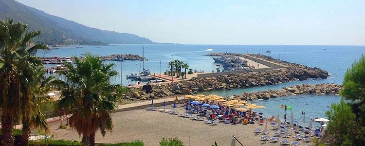 Yachts in San Nicola Fishport