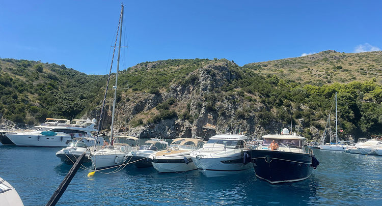 Yacht mooring on buoys in Infreschi Bay