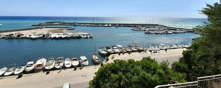 Yacht mooring in Pisciotta Fishport