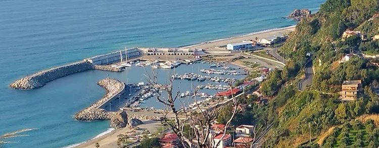 Yacht mooring in Palmi marina