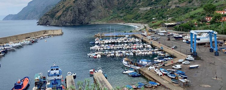 Yacht mooring in Porto di Bagnara